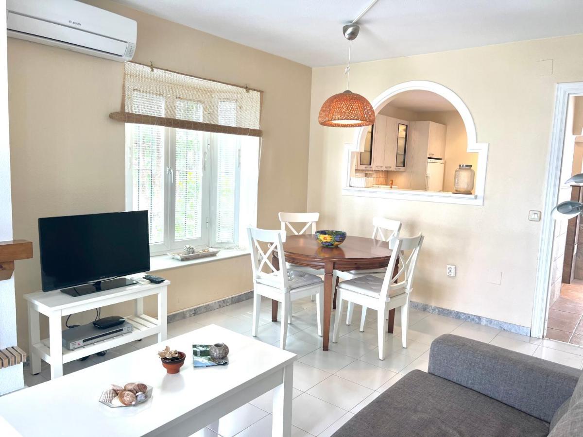 Fabulous Vacation In A 2 Bedroom Townhouse With 2 Terraces Overlooking The Sea, Suitable For 6 People 3 Swimming Pools Tennis And 200 Mts From The Sea El Faro Esterno foto