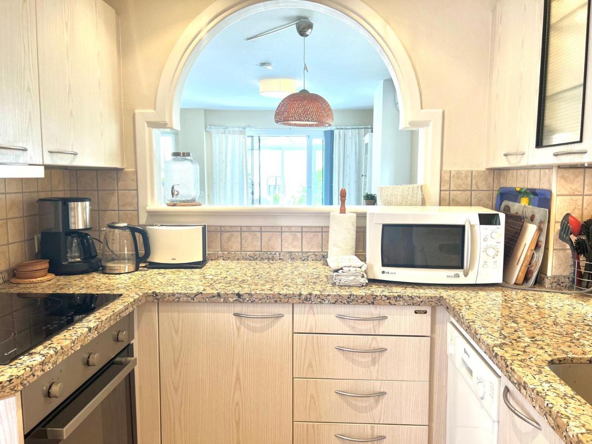 Fabulous Vacation In A 2 Bedroom Townhouse With 2 Terraces Overlooking The Sea, Suitable For 6 People 3 Swimming Pools Tennis And 200 Mts From The Sea El Faro Esterno foto