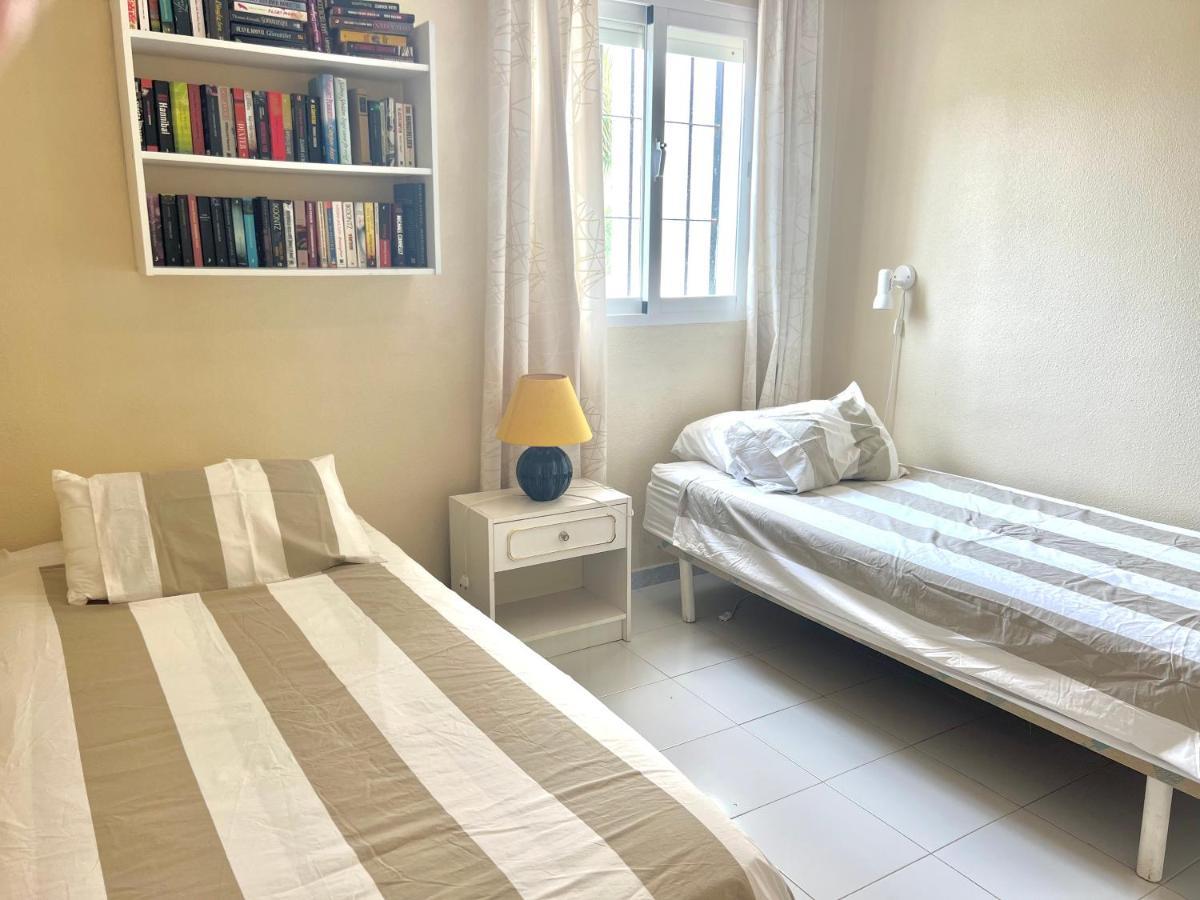 Fabulous Vacation In A 2 Bedroom Townhouse With 2 Terraces Overlooking The Sea, Suitable For 6 People 3 Swimming Pools Tennis And 200 Mts From The Sea El Faro Esterno foto