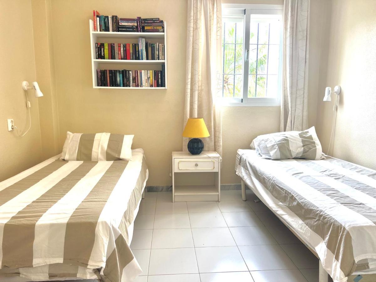 Fabulous Vacation In A 2 Bedroom Townhouse With 2 Terraces Overlooking The Sea, Suitable For 6 People 3 Swimming Pools Tennis And 200 Mts From The Sea El Faro Esterno foto
